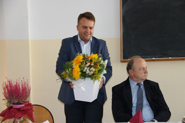 prezydent z kwiatami